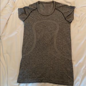 Lululemon swifts tech short sleeve